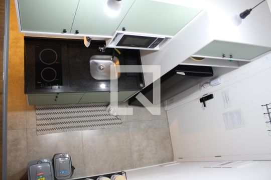Mezanino - Cozinha de kitnet/studio para alugar com 1 quarto, 23m² em Sumarezinho, São Paulo