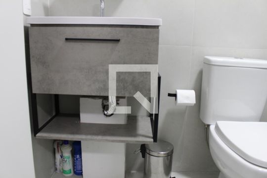 Banheiro de apartamento à venda com 1 quarto, 29m² em Vila Ema, São Paulo