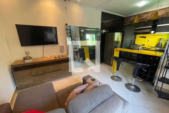 Sala de casa para alugar com 2 quartos, 80m² em Vila Guanabara, Duque de Caxias