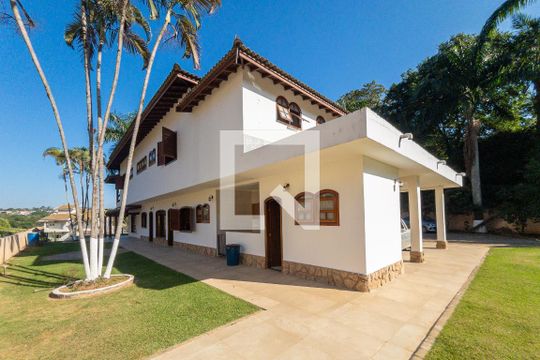 Fachada Lateral de casa de condomínio para alugar com 4 quartos, 600m² em Chácara Flora, Valinhos