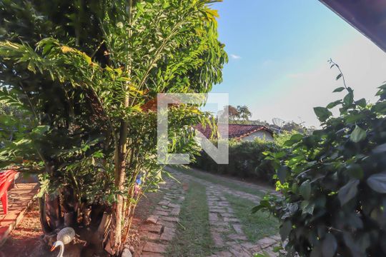 Quintal de casa à venda com 6 quartos, 1400m² em Medeiros, Jundiaí