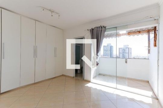Suíte de casa à venda com 3 quartos, 600m² em Vila Ede, São Paulo