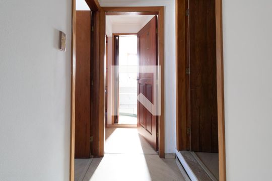 Corredor de casa à venda com 3 quartos, 435m² em Vila Lúcia, São Paulo