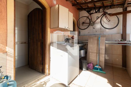 Área de Serviço de casa à venda com 3 quartos, 435m² em Vila Lúcia, São Paulo
