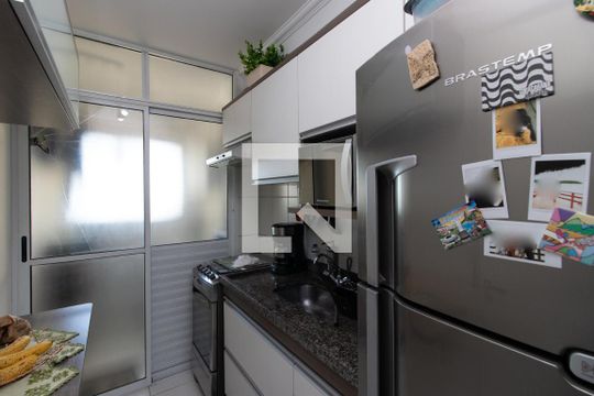 Cozinha de apartamento à venda com 3 quartos, 77m² em Jardim Japão, São Paulo