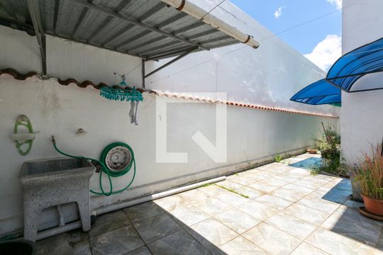 Área de Serviço de casa para alugar com 4 quartos, 490m² em Vila Barbosa, São Paulo