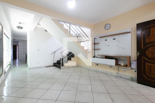 Casa para alugar com 4 quartos, 490m² em Vila Barbosa, São Paulo