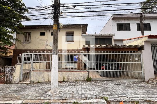 Fachada de casa à venda com 3 quartos, 247m² em Vila Assunção, Santo André