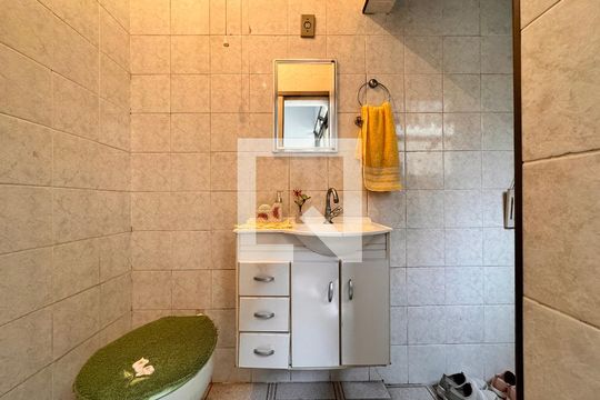 Lavabo  de casa à venda com 3 quartos, 247m² em Vila Assunção, Santo André
