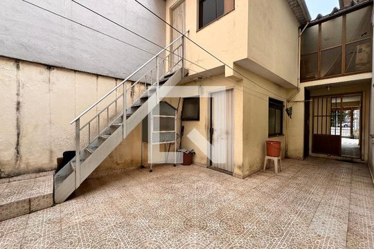 Quintal de casa à venda com 3 quartos, 247m² em Vila Assunção, Santo André