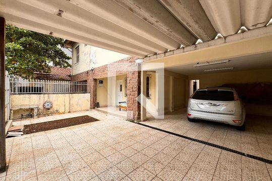 Garagem de casa à venda com 3 quartos, 247m² em Vila Assunção, Santo André