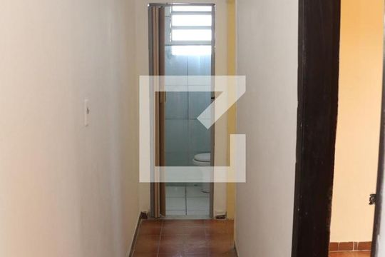Corredor de apartamento para alugar com 2 quartos, 50m² em Centro, Nova Iguaçu
