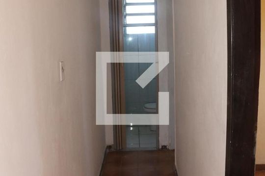 corredor  de apartamento para alugar com 2 quartos, 60m² em Centro, Nova Iguaçu