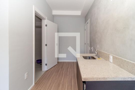 Cozinha de kitnet/studio à venda com 1 quarto, 28m² em Chácara Seis de Outubro, São Paulo