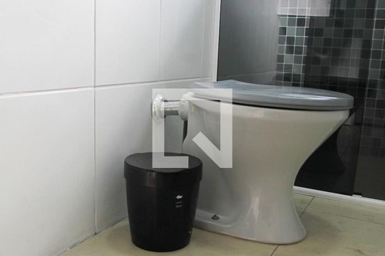 Banheiro de casa para alugar com 2 quartos, 80m² em Parque Jurema, Guarulhos
