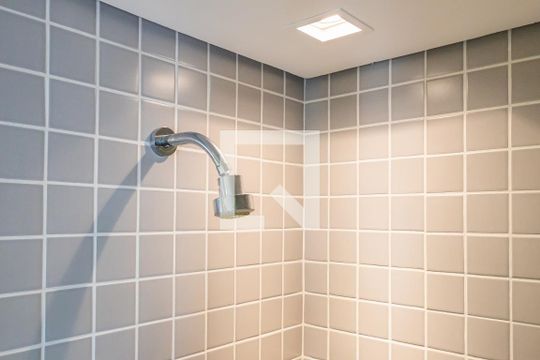 Banheiro da Suíte de apartamento para alugar com 1 quarto, 50m² em Pinheiros, São Paulo