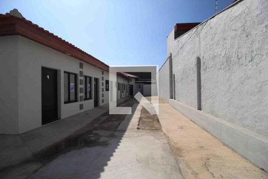 Fachada de kitnet/studio para alugar com 1 quarto, 30m² em Jardim Santa Rosália, Sorocaba