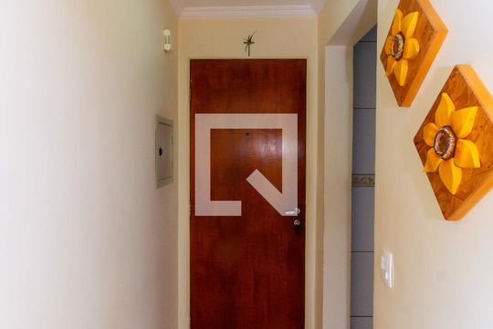 Hall de entrada de apartamento à venda com 2 quartos, 63m² em Vila Ivone, São Paulo