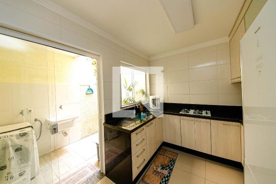 Cozinha de casa de condomínio à venda com 2 quartos, 63m² em Vila Alpina, São Paulo