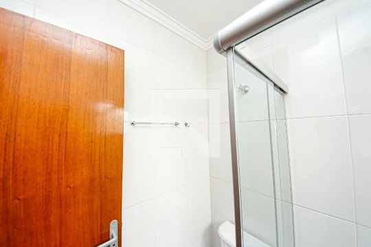 Banheiro Suíte 1 de casa de condomínio à venda com 2 quartos, 63m² em Vila Alpina, São Paulo