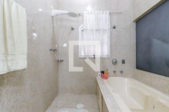 Banheiro da Suíte de casa à venda com 3 quartos, 229m² em Parque Casa de Pedra, São Paulo
