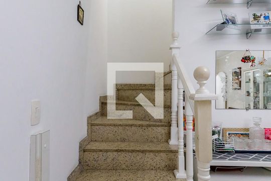 Escada Quartos de casa à venda com 3 quartos, 229m² em Parque Casa de Pedra, São Paulo