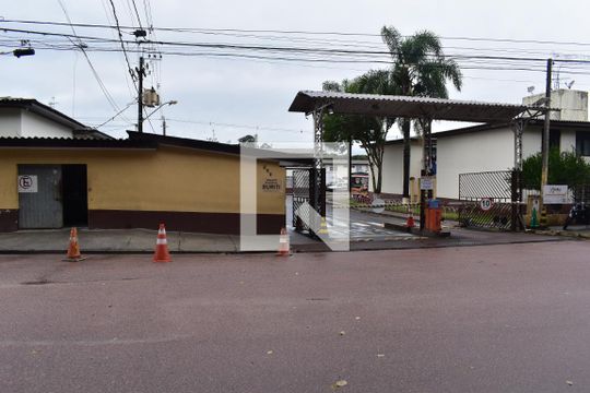 Fachada do condomínio de apartamento para alugar com 2 quartos, 40m² em Campo Comprido, Curitiba