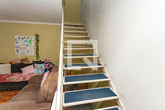 Escada de casa à venda com 2 quartos, 182m² em Conceição, Diadema