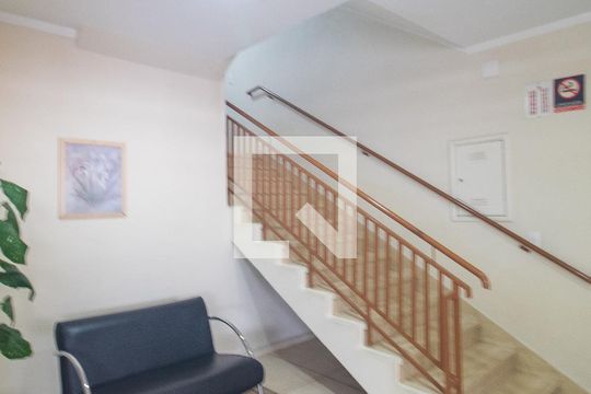 Hall de entrada de apartamento à venda com 2 quartos, 68m² em Vila São José, Porto Alegre