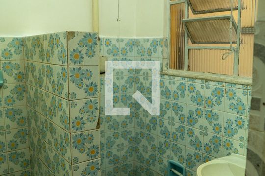 banheiro de apartamento para alugar com 1 quarto, 45m² em Juscelino, Mesquita