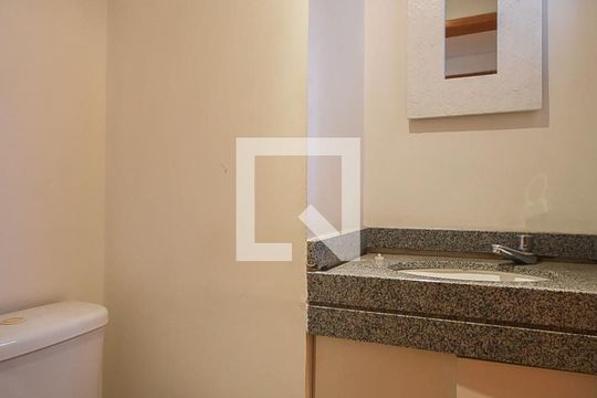 Lavabo de apartamento para alugar com 1 quarto, 45m² em Jardim Londrina, São Paulo