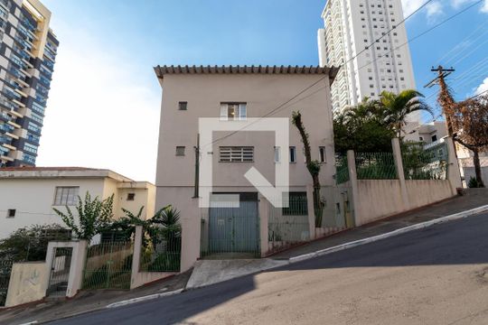 Fachada Lateral de casa à venda com 3 quartos, 222m² em Vila Ester (zona Norte), São Paulo