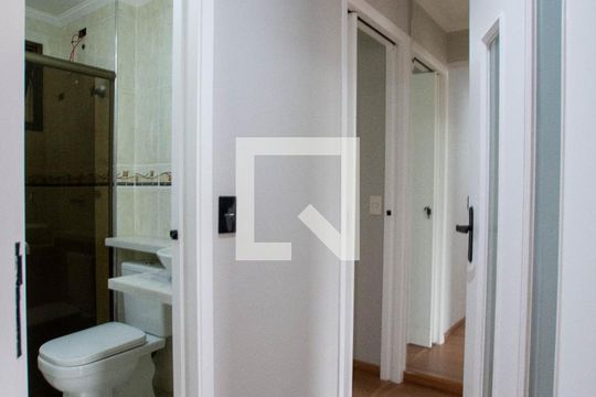 Corredor de apartamento para alugar com 2 quartos, 85m² em Vila Pedro Moreira, Guarulhos