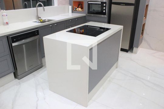 Cozinha de casa à venda com 3 quartos, 200m² em Vila Maranduba, Guarulhos