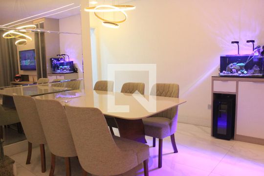 Sala de casa à venda com 3 quartos, 200m² em Vila Maranduba, Guarulhos