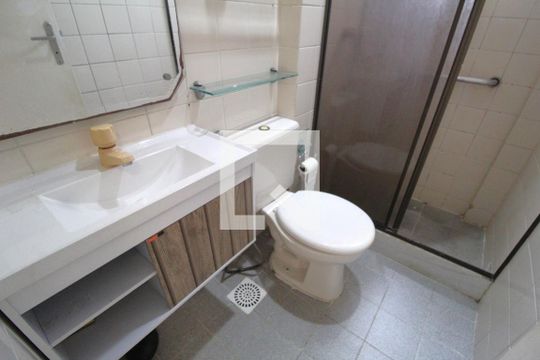 BANHEIRO SOCIAL de apartamento para alugar com 2 quartos, 50m² em Freguesia (jacarepaguá), Rio de Janeiro