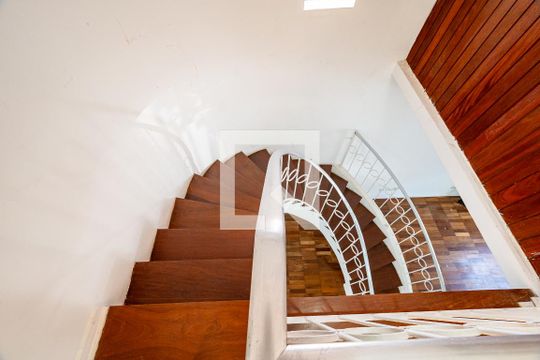 Escadas de casa à venda com 3 quartos, 140m² em Vila Mascote, São Paulo