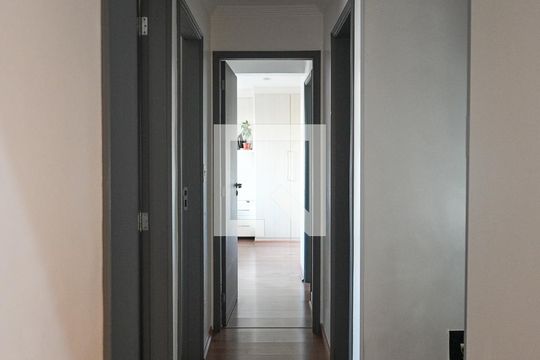 Corredor de apartamento para alugar com 3 quartos, 85m² em Jardim da Saúde, São Paulo