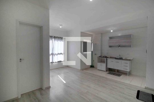 Sala de kitnet/studio para alugar com 1 quarto, 26m² em Jardim Betânia, Sorocaba