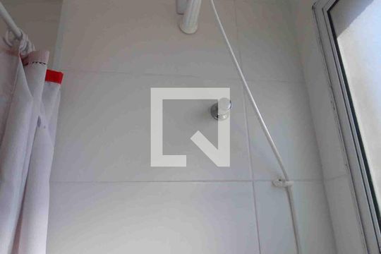 Banheiro de kitnet/studio para alugar com 1 quarto, 26m² em Jardim Betânia, Sorocaba