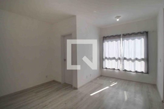Sala de kitnet/studio para alugar com 1 quarto, 26m² em Jardim Betânia, Sorocaba