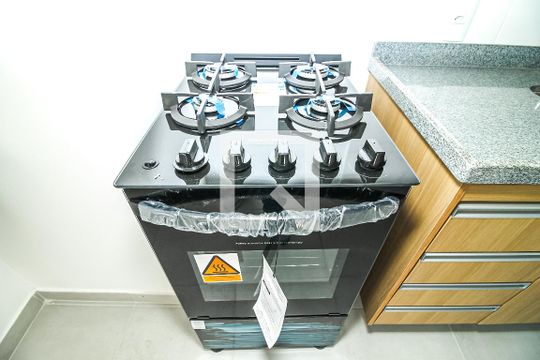 Cozinha de apartamento para alugar com 2 quartos, 37m² em Lapa de Baixo, São Paulo