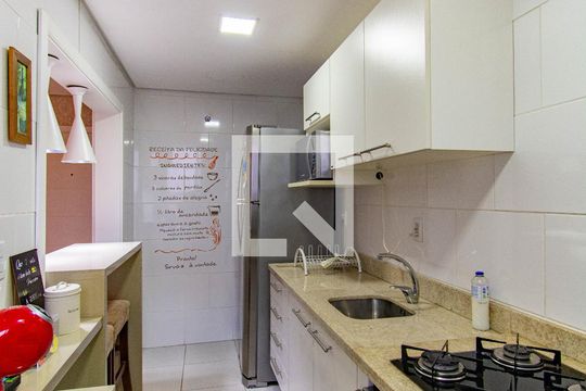 Cozinha de apartamento à venda com 2 quartos, 65m² em São José, Canoas