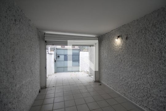 Garagem de casa à venda com 2 quartos, 200m² em Cidade Dutra, São Paulo
