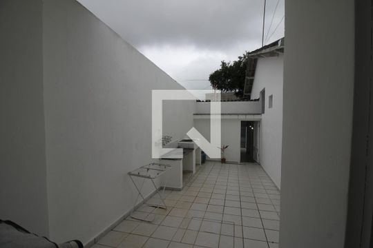Quintal de casa à venda com 2 quartos, 200m² em Cidade Dutra, São Paulo