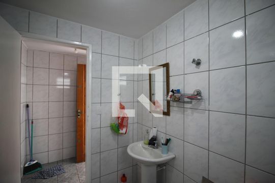 Banheiro 1 de casa à venda com 2 quartos, 200m² em Cidade Dutra, São Paulo