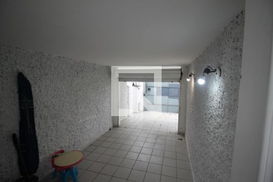 Garagem de casa à venda com 2 quartos, 200m² em Cidade Dutra, São Paulo