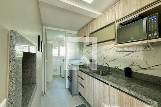Cozinha de apartamento à venda com 2 quartos, 72m² em Independência, Porto Alegre