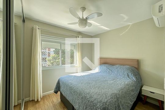 Quarto Suíte de apartamento à venda com 2 quartos, 72m² em Independência, Porto Alegre