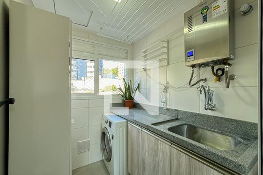 Cozinha de apartamento à venda com 2 quartos, 72m² em Independência, Porto Alegre